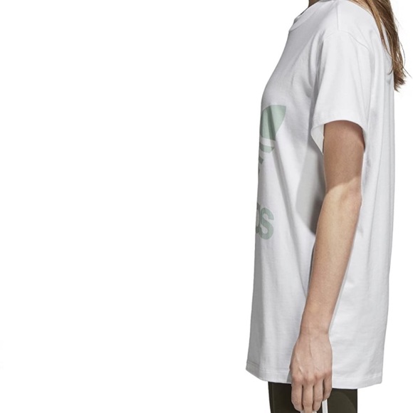 ADIDAS Trefoil oversize fit tee, XS, white/blush green - Picture 3 of 5